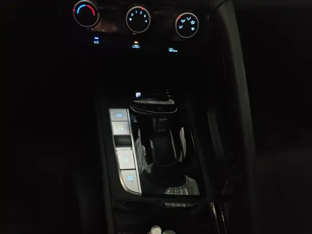 Hyundai Elantra — Фото автомобиля 13