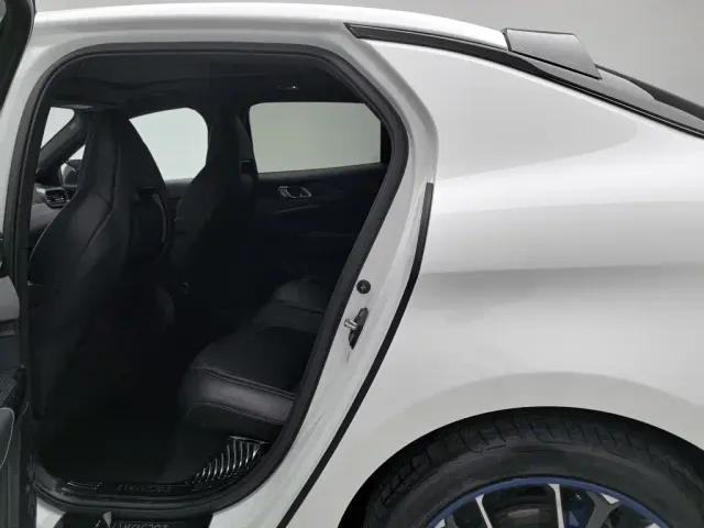 Lynk & Co 03 — Фото автомобиля 15