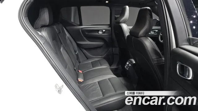 Вольво XC40 XC40 Recharge Twin Ultimate — Фото автомобиля 5