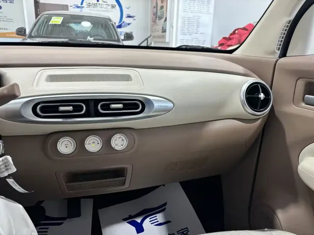 Wuling Hongguang Mini EV — Фото автомобиля 14