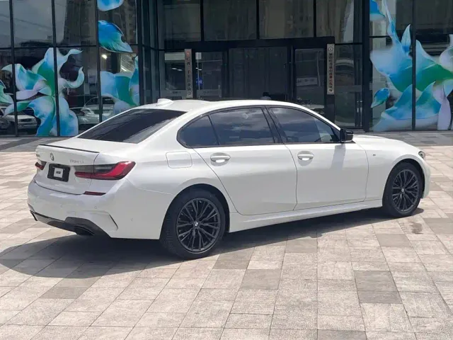 BMW 3 Series — Фото автомобиля 5