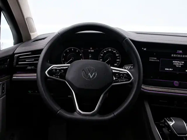 Volkswagen Touareg — Фото автомобиля 7
