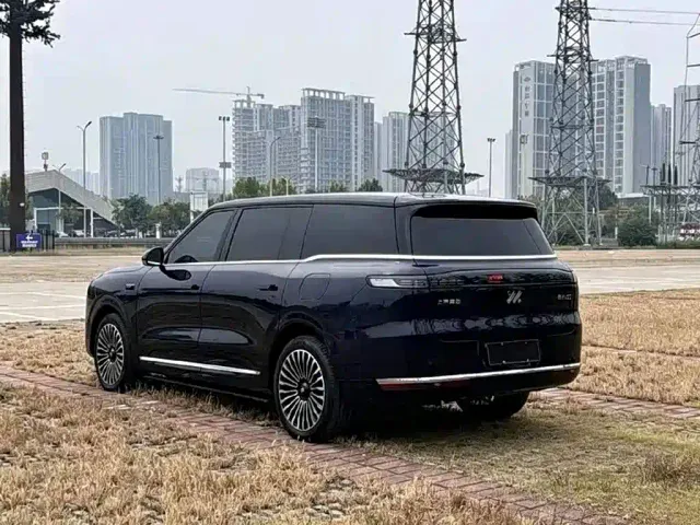 IM Motors LS9 — Фото автомобиля 13