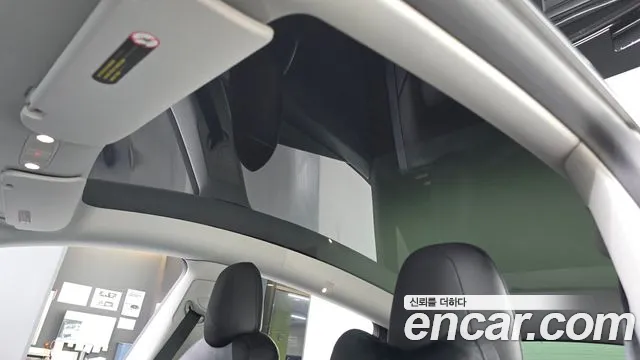 Tesla Model Y — Фото автомобиля 17