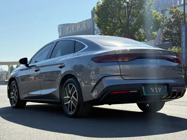 BYD Qin L — Фото автомобиля 7