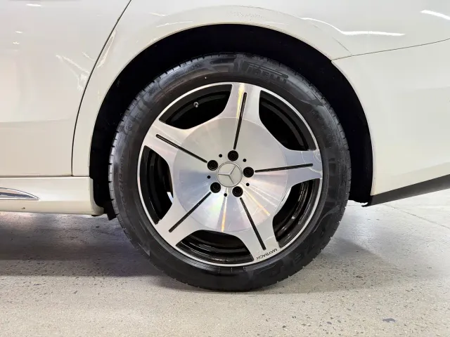 Mercedes-Benz E-Class — Фото автомобиля 27