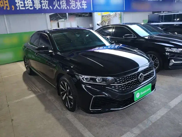 Volkswagen Passat — Фото автомобиля 3