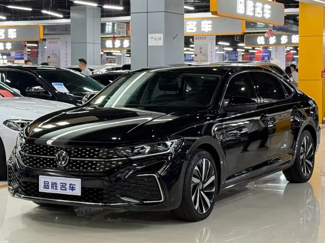 Фотография автомобиля — Volkswagen Passat