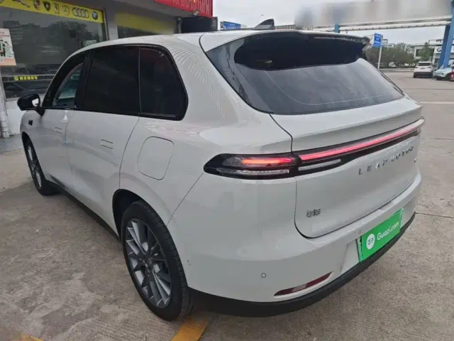 Leapmotor C10 — Фото автомобиля 4