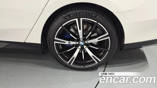BMW 5-Series 5 серия (G60) — Фото автомобиля 20
