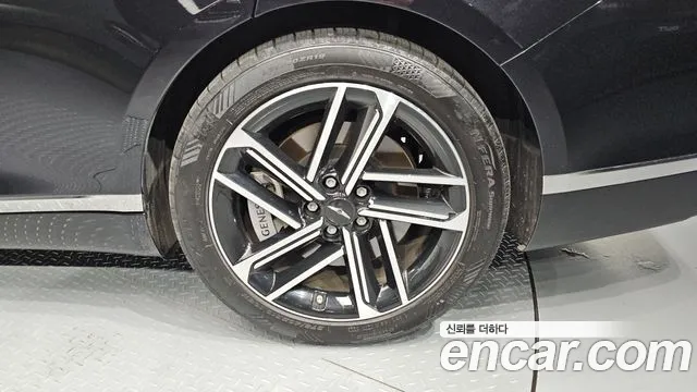 Genesis G80 Бензин 2.5 турбо AWD — Фото автомобиля 15
