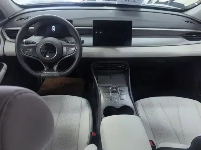 BYD Seal 05 DM-i — Фото автомобиля 12