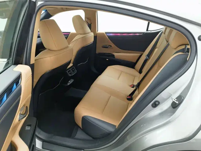 Lexus ES — Фото автомобиля 15