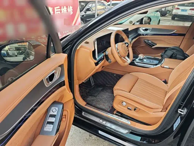 Hongqi H9 — Фото автомобиля 15