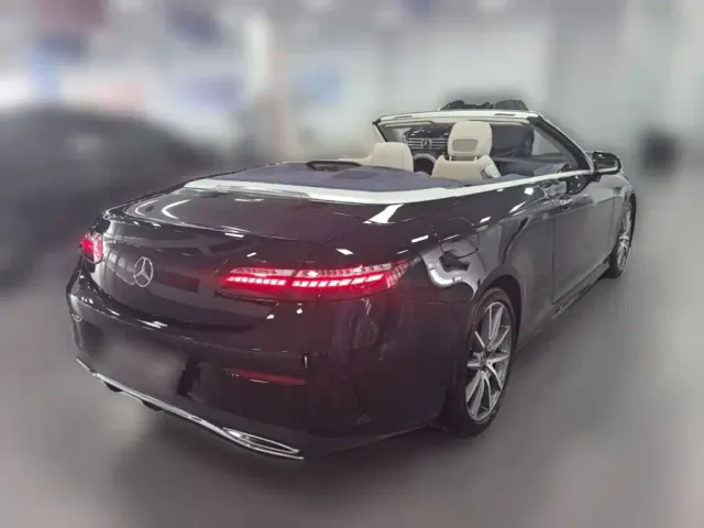 Mercedes-Benz E-Class — Фото автомобиля 9