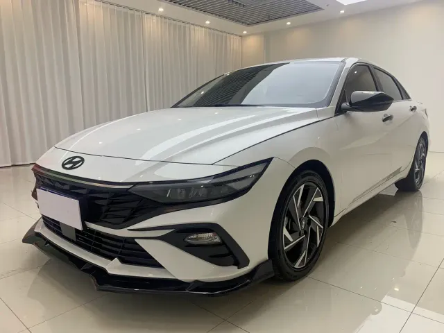 Фотография автомобиля — Hyundai Elantra