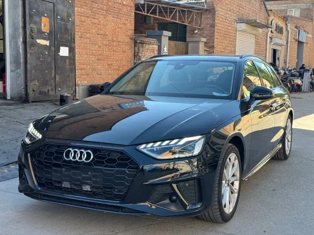 Audi A4 — Фото автомобиля 3