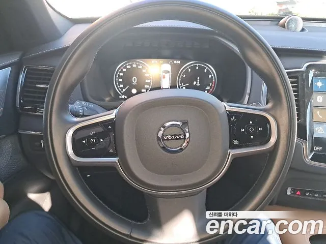Volvo XC90 — Фото автомобиля 7
