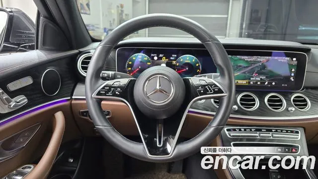 Mercedes-Benz E-Class — Фото автомобиля 13