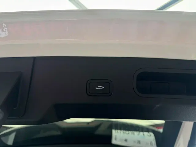 Geely Boyue L — Фото автомобиля 16
