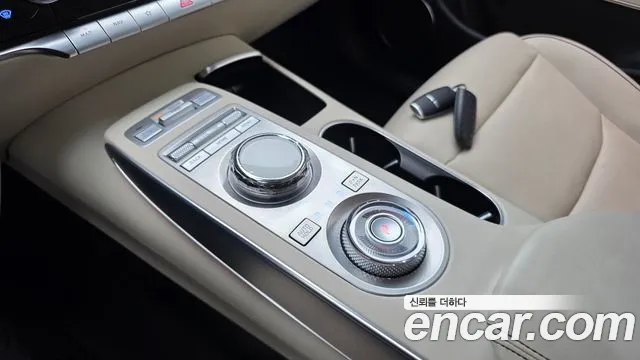 Genesis GV70 — Фото автомобиля 12