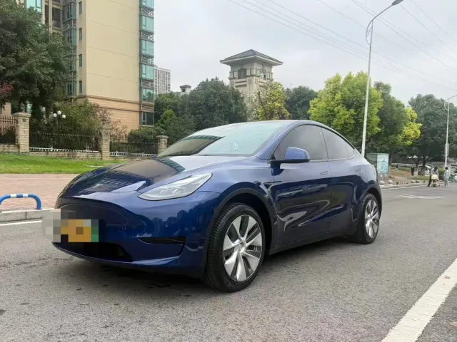 Фотография автомобиля — Tesla Model Y