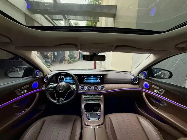 Mercedes-Benz E-Class — Фото автомобиля 6