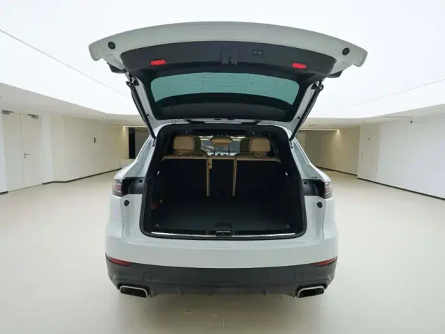 Porsche Cayenne — Фото автомобиля 6