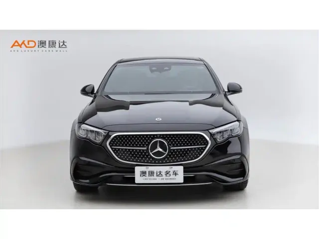 Mercedes-Benz E-Class — Фото автомобиля 2