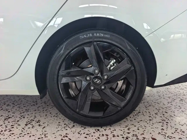 Hyundai Elantra — Фото автомобиля 23
