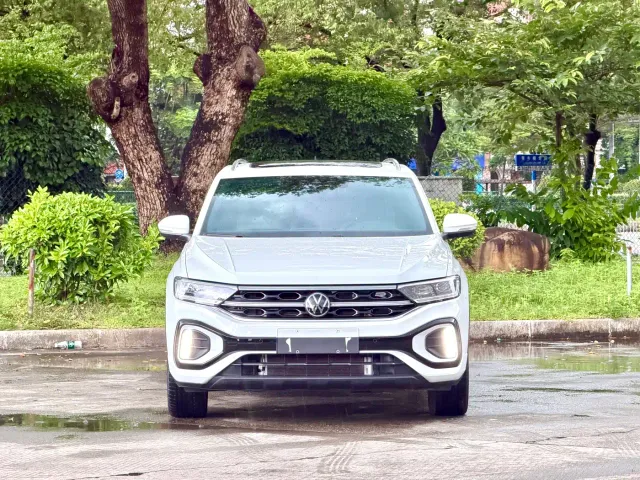 Volkswagen T-Roc — Фото автомобиля 2