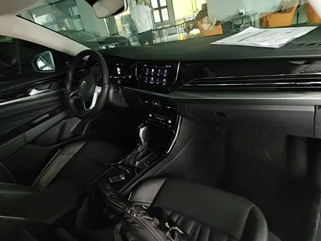 Volkswagen Passat — Фото автомобиля 9