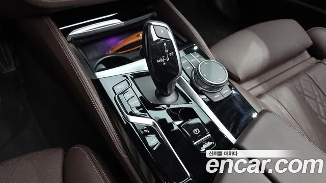 BMW 5-Series — Фото автомобиля 9