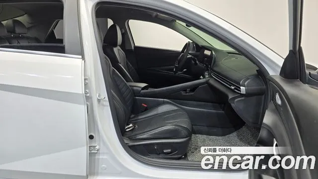 Hyundai Avante CN7 — Фото автомобиля 16