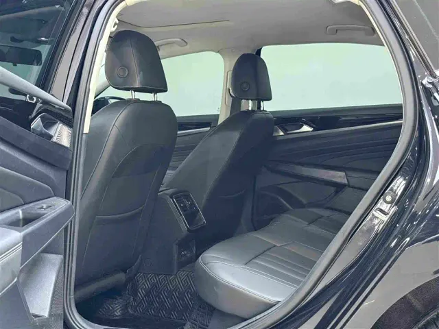 Volkswagen Passat — Фото автомобиля 7