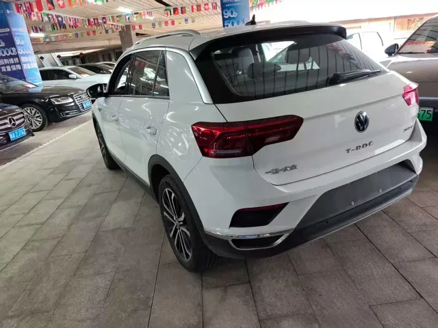 Volkswagen T-Roc — Фото автомобиля 2