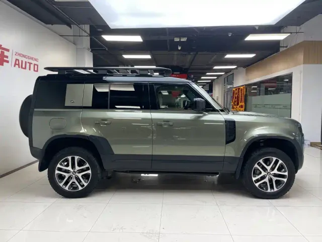 Land Rover Defender — Фото автомобиля 3