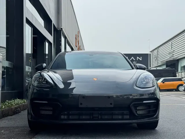 Porsche Panamera — Фото автомобиля 2