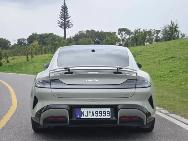 Xiaomi SU7 — Фото автомобиля 4