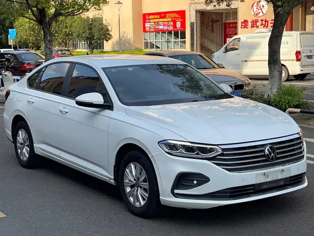 Volkswagen Lavida — Фото автомобиля 3
