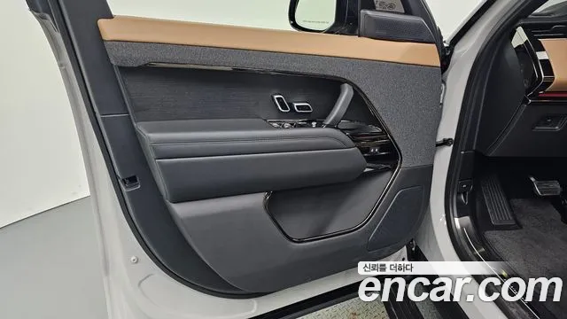 Land Rover Range Rover Sport — Фото автомобиля 13