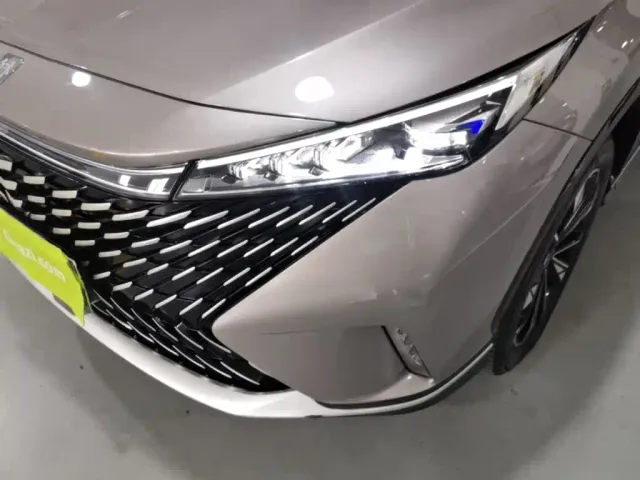 Roewe RX5 — Фото автомобиля 23