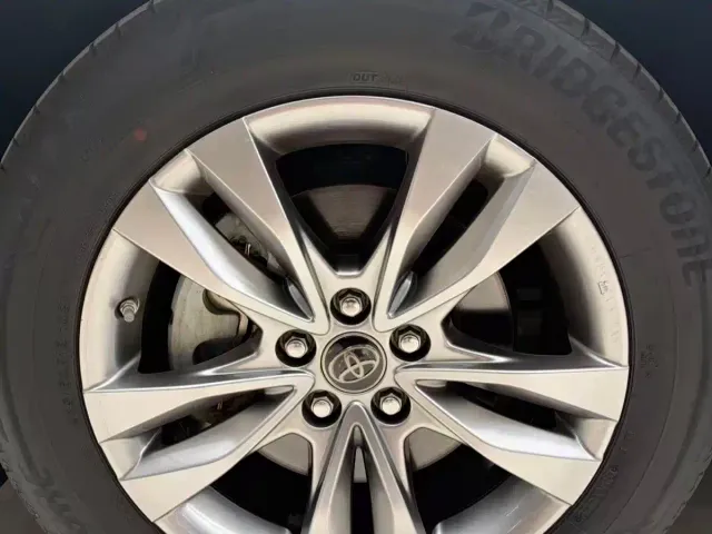 Toyota Sienna — Фото автомобиля 11