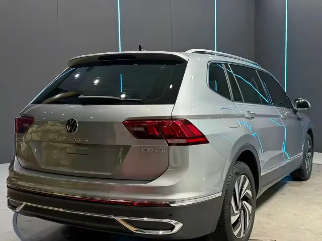 Volkswagen Tiguan L — Фото автомобиля 8