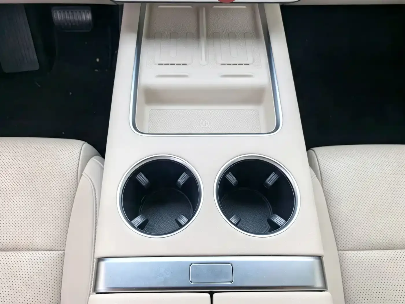 Li Auto Li Auto L6 2024 Pro — Фото автомобиля 16