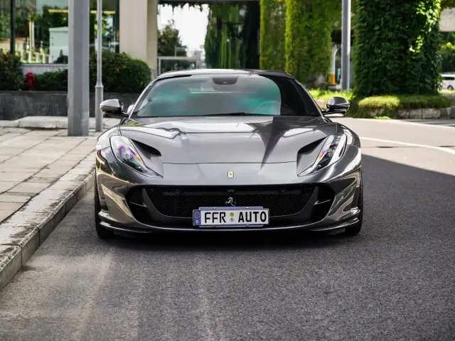 Ferrari 812 — Фото автомобиля 9