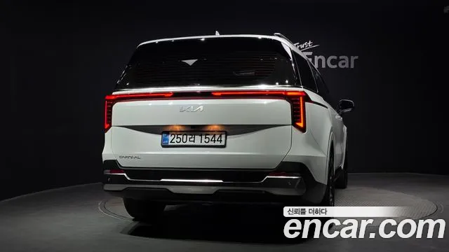 Kia Canival Новый Carnival 4 поколение Бензин 7 мест Noblesse — Фото автомобиля 4