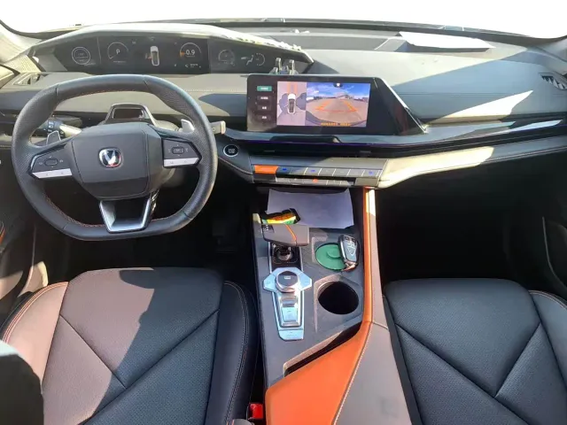 Changan Changan UNI-V 2022 1.5T Premium Model — Фото автомобиля 10