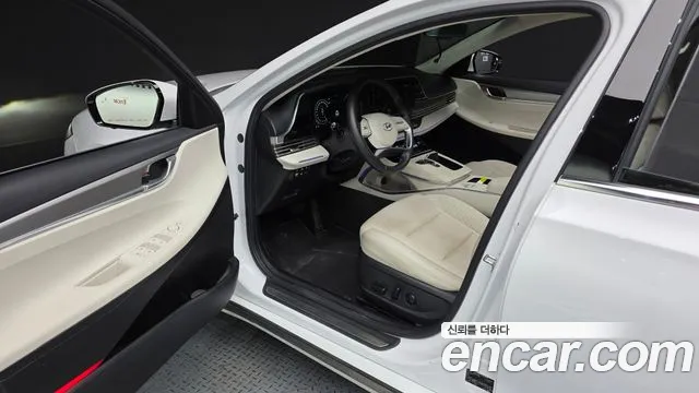 Hyundai Grandeur Grandeur (New) Hybrid — Фото автомобиля 15