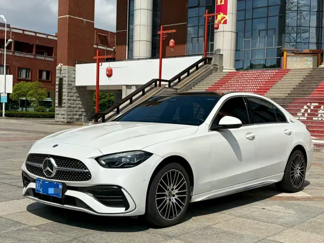 Фотография автомобиля — Mercedes-Benz C-Class